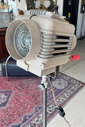 Vintage CIrca 1940-50 Naren Industries Pro Spot Adjustable Spot Light with Original Base