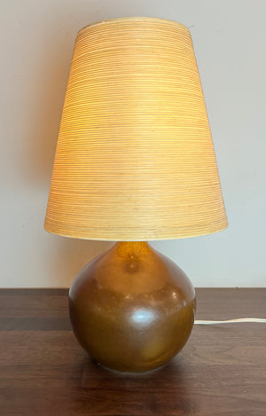 Vintage Mid Century Lotte and Gunnar Bostlund Model 1600 Table Lamp with Brown Glaze and Original Fibreglass Shade