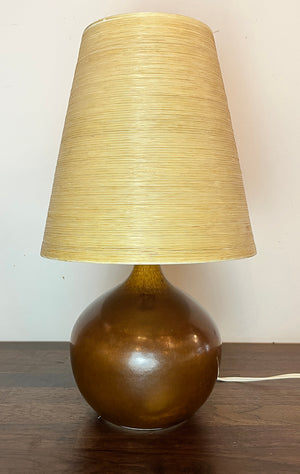Vintage Mid Century Lotte and Gunnar Bostlund Model 1600 Table Lamp with Brown Glaze and Original Fibreglass Shade