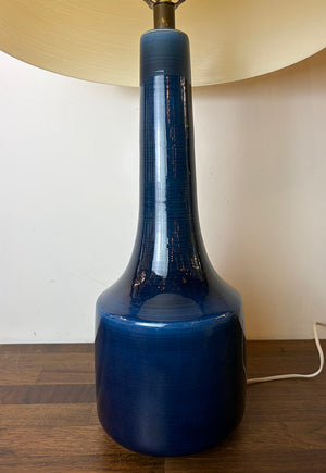 Circa 1965 Lotte Bostlund 900 Series Table Lamp with Deep Blue Glaze and Original Fiberglass Shade